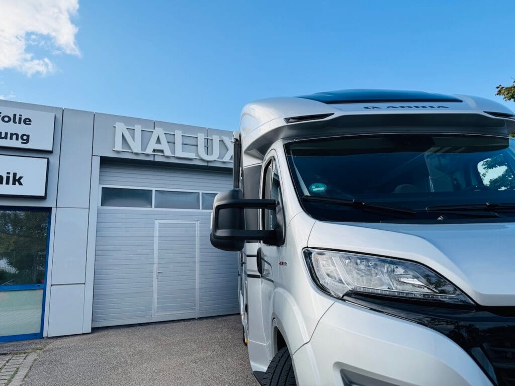 Wohnmobil Keramikversiegelung in Rastatt – langlebiger Lackschutz und tiefglänzende Oberfläche für Reisemobile